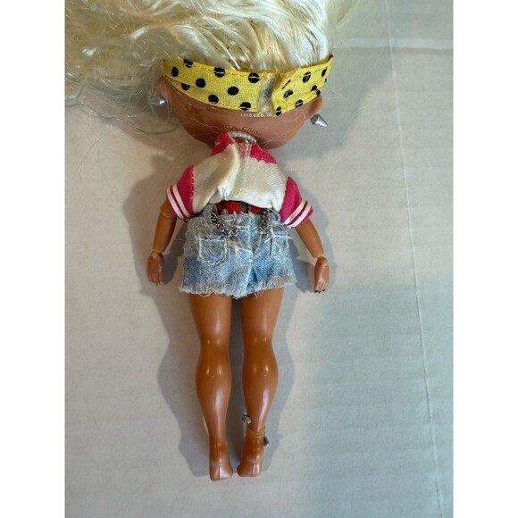 L.O.L. Surprise! Tweens Babysitting Party Rae Sand,Swimsuit~Collectible Doll~MGA - Picture 10 of 12